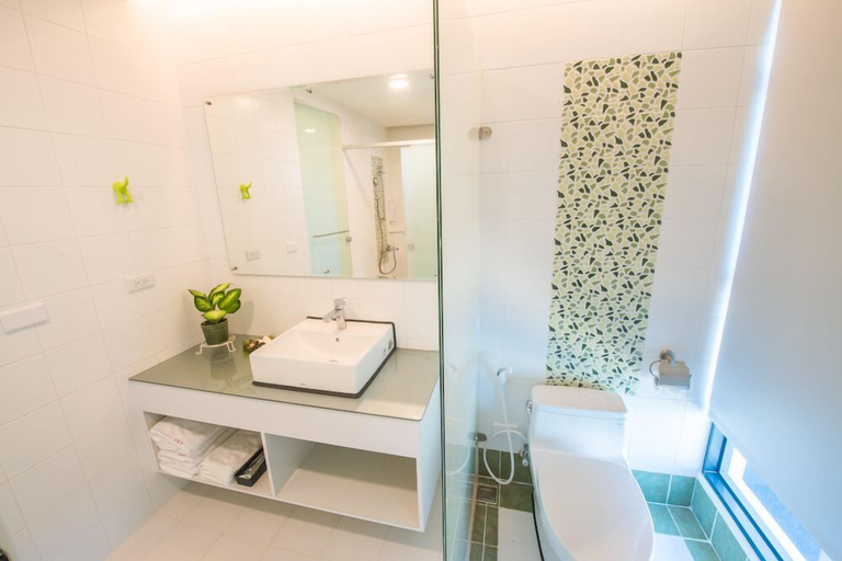 Bathroom 4, Sapphire Inn, Penghu