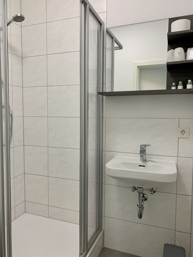Bathroom 4, Rhöner Ferienwohnung, Wartburgkreis