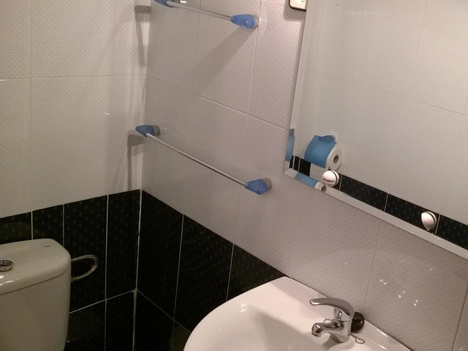 Bathroom 4, Guara-Altaoja-Yaso, Huesca
