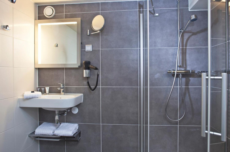 Bathroom 4, Hapimag Resort Amsterdam, Amsterdam