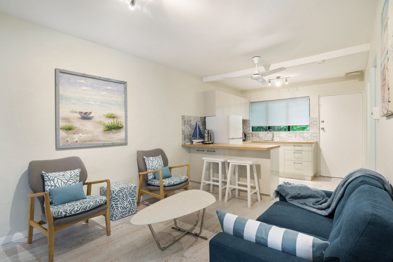 Tropical Unit with Private Fenced Garden Close to The Beach 3, Cairns