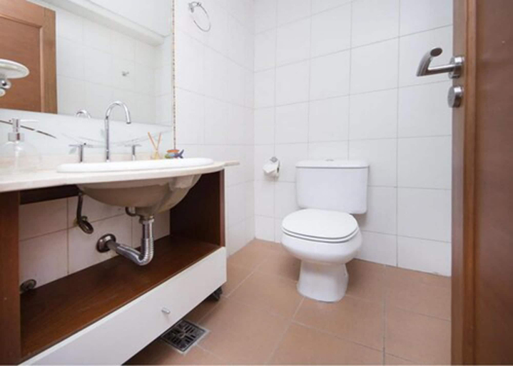 Bathroom 4, Obispo Salguero X4Z, Capital
