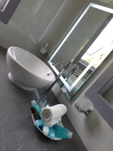 Bathroom 3, Agnes Cottage