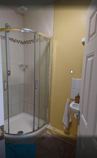 Bathroom 4, The Black Sheep Hostel
