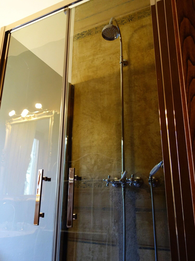 Bathroom 5, Bella di Ceciliano, Arezzo