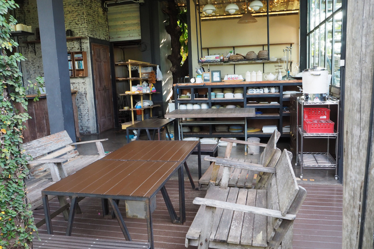 Food & Drinks 5, Cabine De Plage, Sattahip