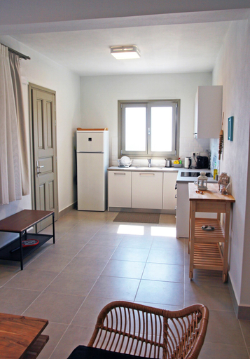 Others 4, Moses Villa, Thessaly