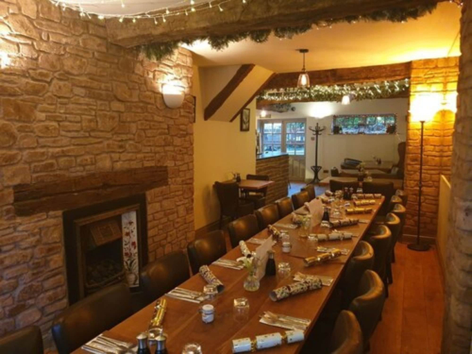 Food & Drinks 4, Dragon Inn Crickhowell, Powys