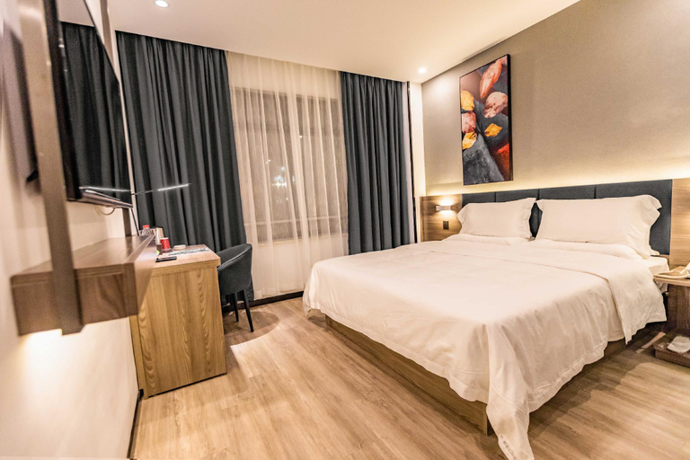 Bedroom, 7 Days Premium Chengdu Panda Base Sanhechang Subway Station, Chengdu