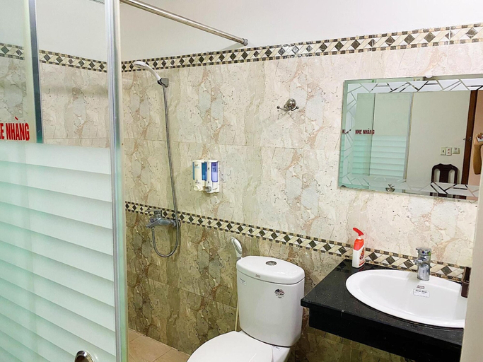 Bathroom 4, Cozi Hotel, Ngô Quyền