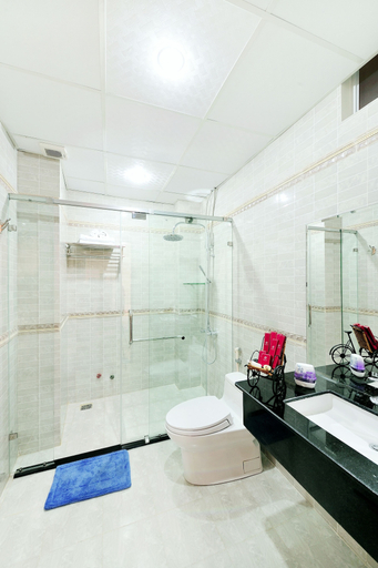 Bathroom, Phuoc Son Hotel, Đà Lạt
