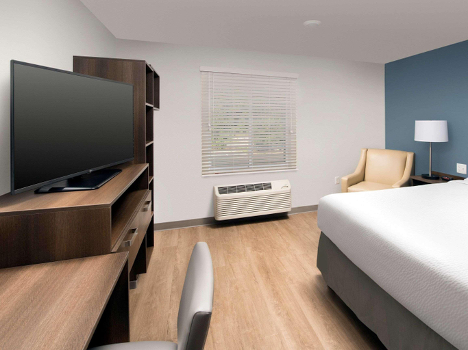 Bedroom 3, WoodSpring Suites Williston, Williams