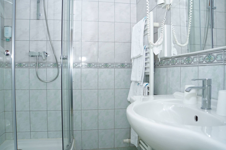 Bathroom 4, Hotel Hudelist, Klagenfurt Land