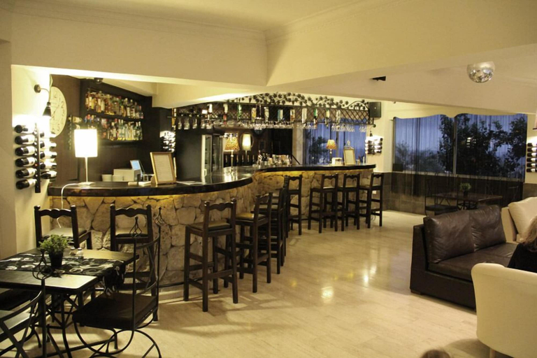 Food & Drinks 4, The Hideaway Club