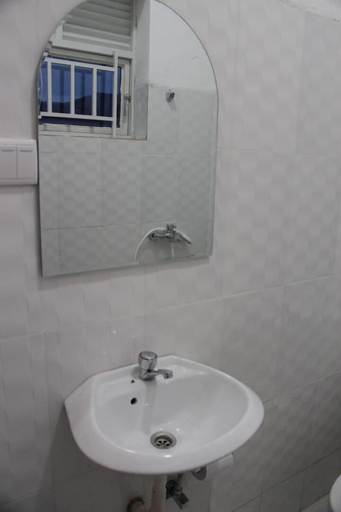 Bathroom 5, Mama Rwanda Youth Hostel, Gasabo