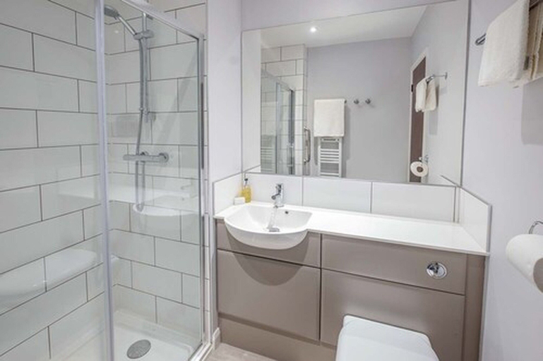 Bathroom 5, Trouville Hotel by Compass Hospitality, Isle of Wight
