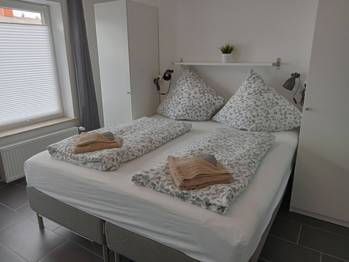 Bedroom 2, Ferienhaus am Binnenhafen, Emden