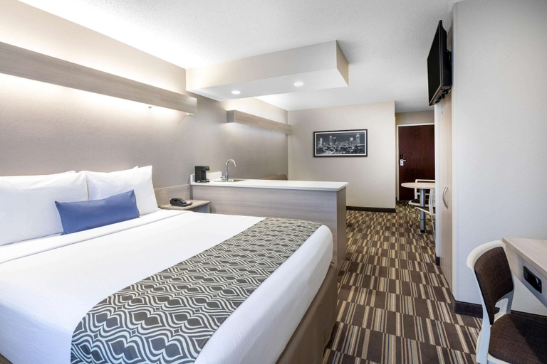 Bedroom 3, Microtel Inn & Suites by Wyndham Atlanta/Buckhead Area, Atlanta