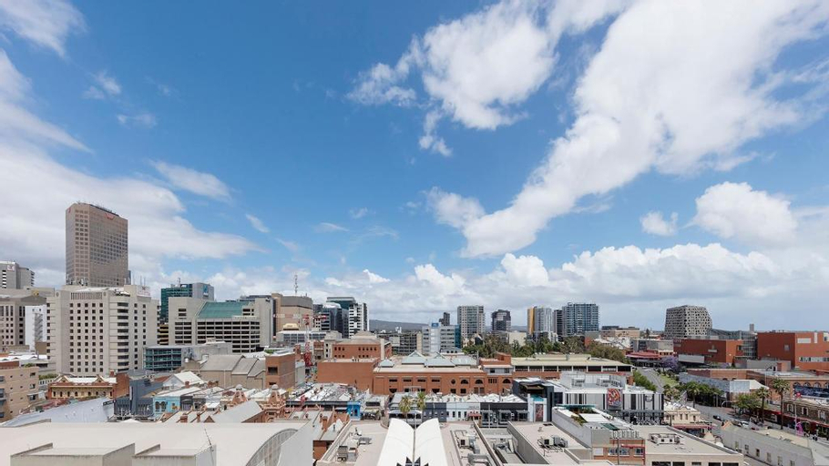 Exterior & Views 9