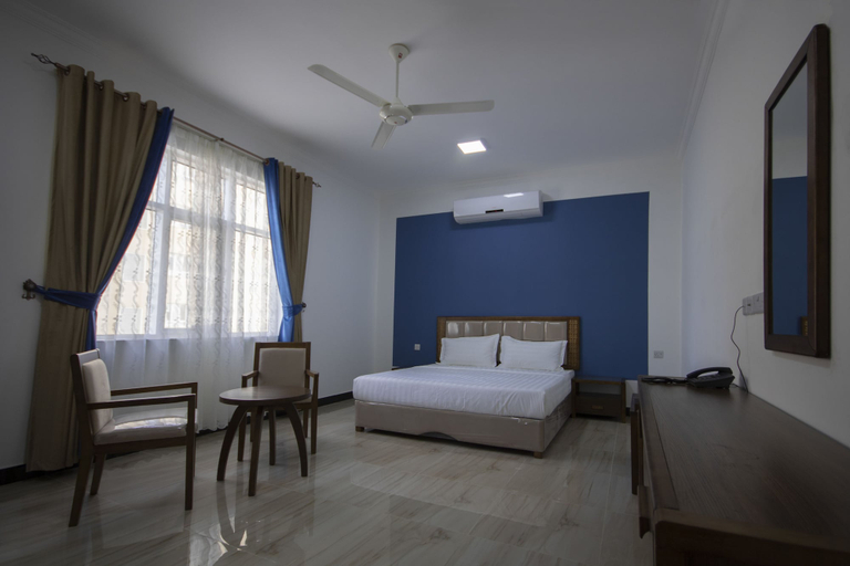 Bedroom 2, Home Station Hotel, Seeb
