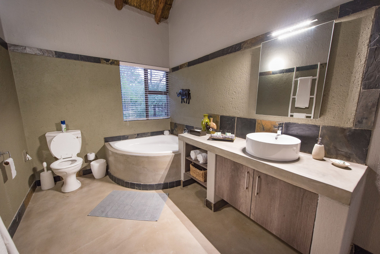 Bathroom 5, Bushbaby River Lodge, Mopani