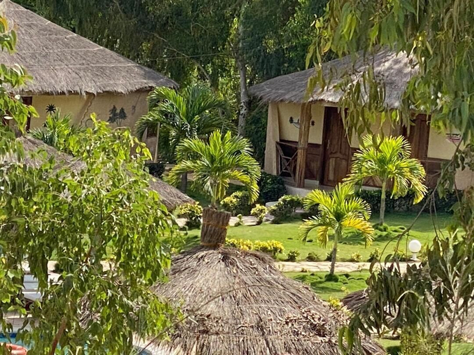 Others, Hotel & Campement du Lac Rose, Rufisque
