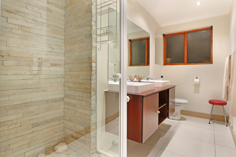 Bathroom, Cape eazi stayz Acc Dysart Cottage, City of Cape Town