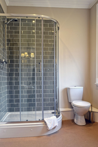 Bathroom 3, The Seven Stars, Dudley