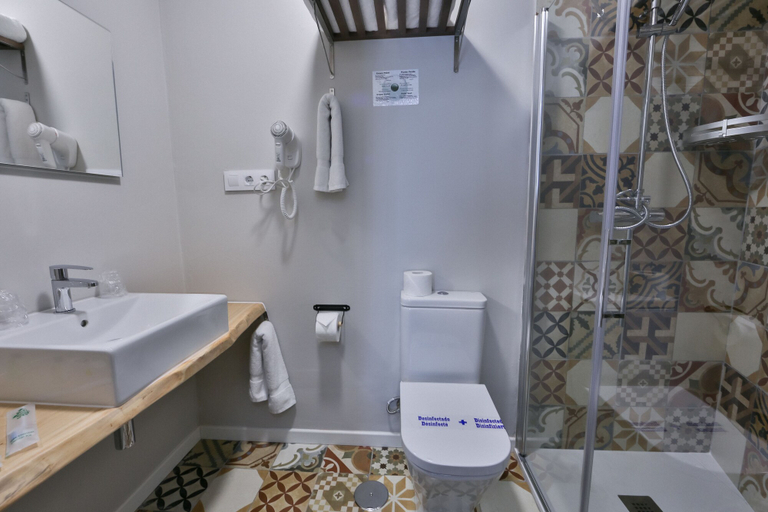 Bathroom 5, Hotel Playa de Camariñas, A Coruña