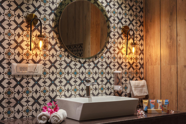 Bathroom 2, StayVista at The CinCin, Pune