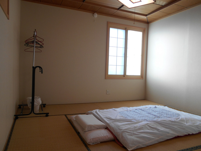 Bedroom 3, Guest House Honami-Kaido - Hostel, Yamanouchi