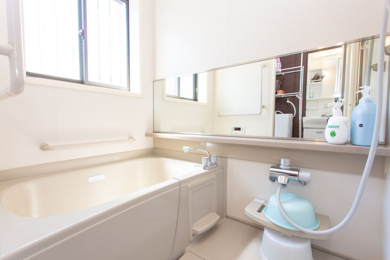Bathroom 3, Kyomachiya Ichigo-Ichie Tofukuji, Kyoto