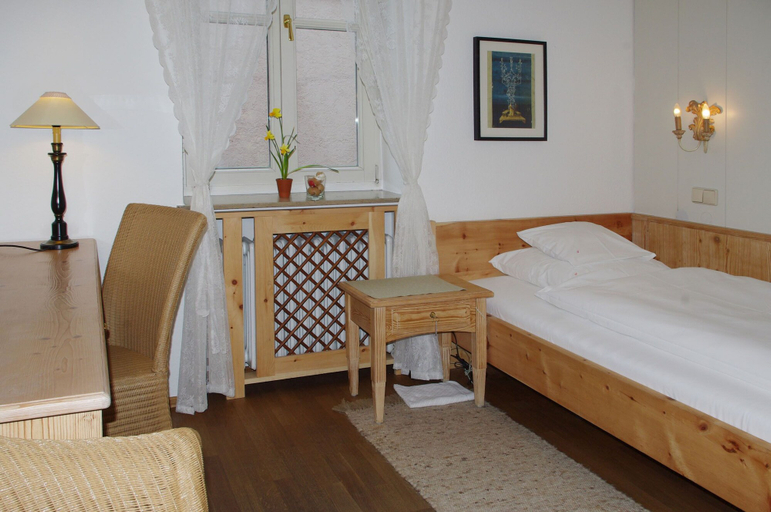 Bedroom 3, Hotel- Restaurant Seethaler, Straubing