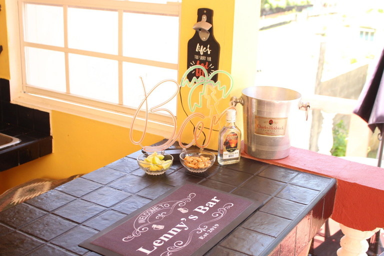 Food & Drinks 5, Amarilla Apts