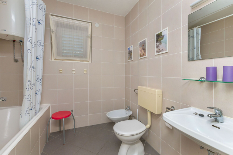 Bathroom 5, Apartments Dubravka, Baška Voda