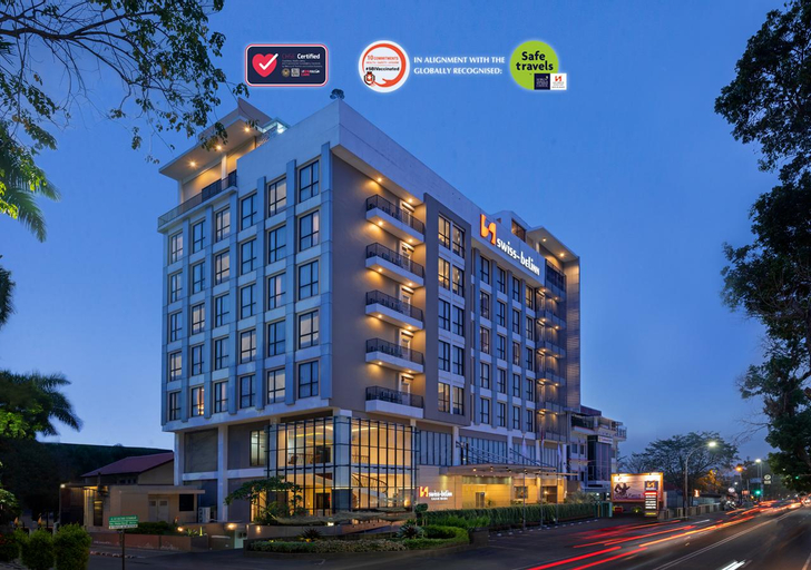 Exterior & Views