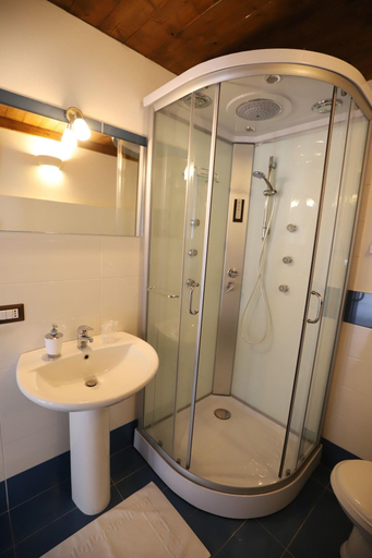 Bathroom 5, Italiana Resort Atrio, Syracuse