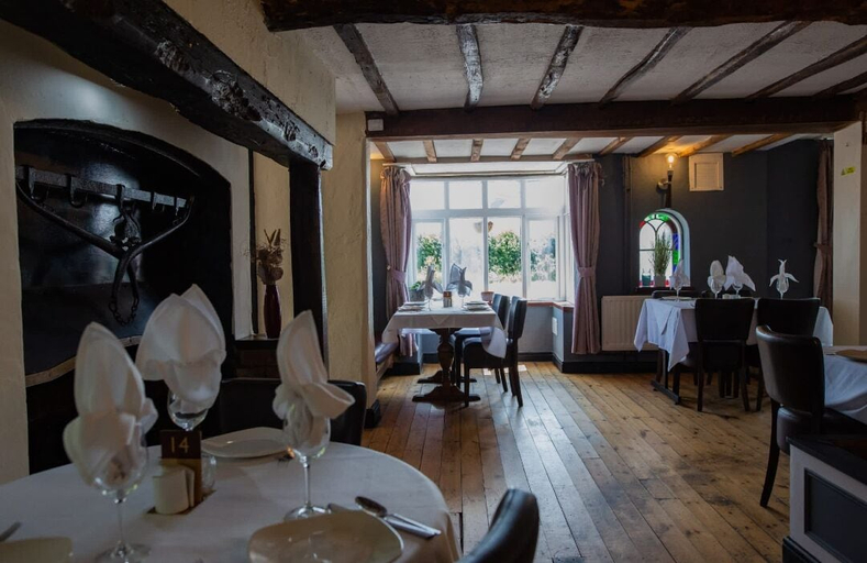 Food & Drinks 4, Queens Head, Warwickshire