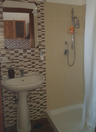 Bathroom 5, Iris B&b, Napoli