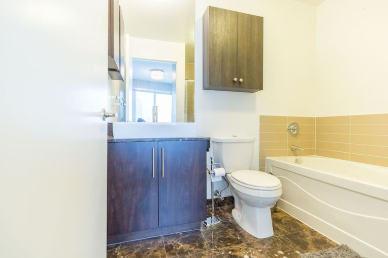 Bathroom 4, HomeHop - Maple Leaf Square, Toronto