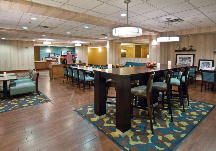 Food & Drinks 5, Hampton Inn Canton, Madison