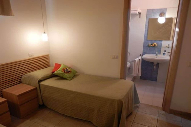 Bedroom 4, Borgo Camicia In, Messina