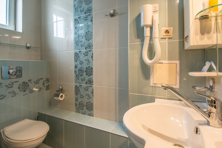 Bathroom 4, Villa List Hotel, Sozopol