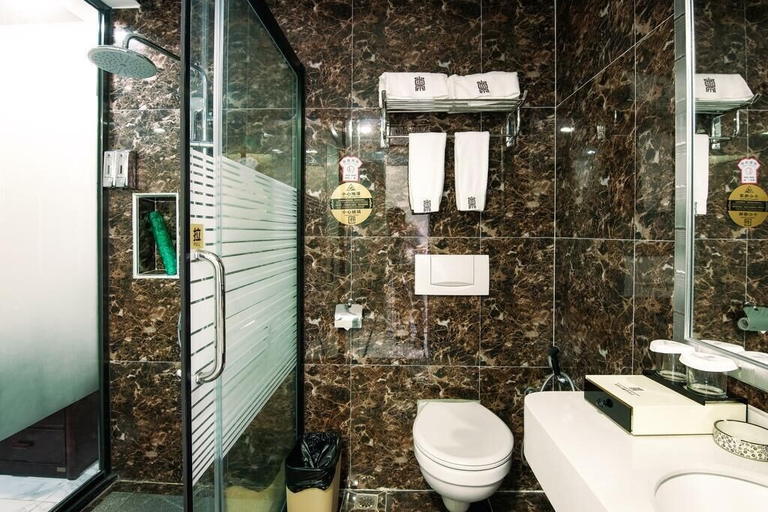 Bathroom 3, The New Dongyuan International Hotel, Shenzhen