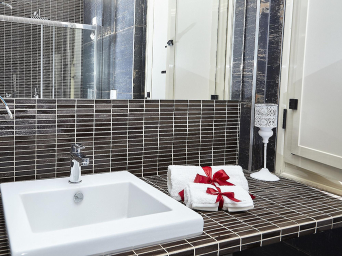 Bathroom 4, B&B Le More, Crotone