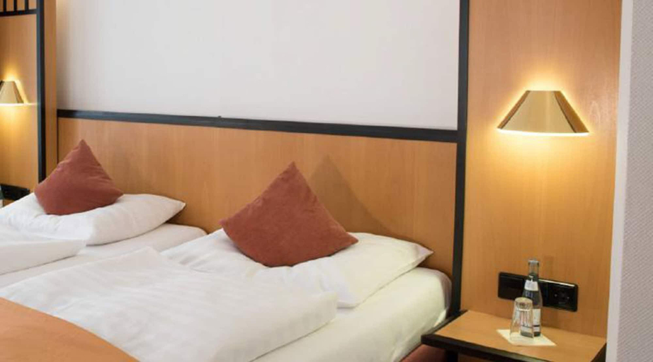 Bedroom 3, Hotel Schere, Northeim