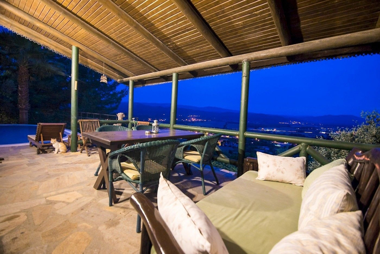 Terrace/patio 3, Terra Nova, Ula