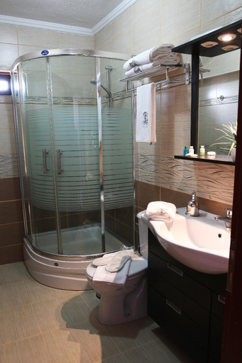 Bathroom 5, Ebruli Hotel, Bozcaada