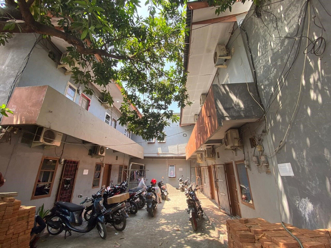 Exterior & Views 2, Hotel O Lulu Homestay, Makassar