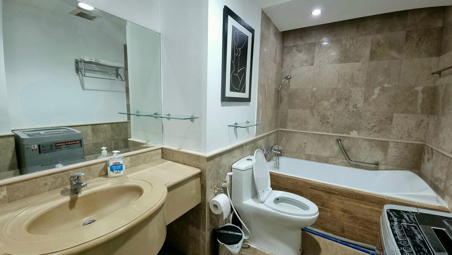 Bedroom 2, RARE 1BR White Sand BayView NEAR US Embassy + TUB, Manila City